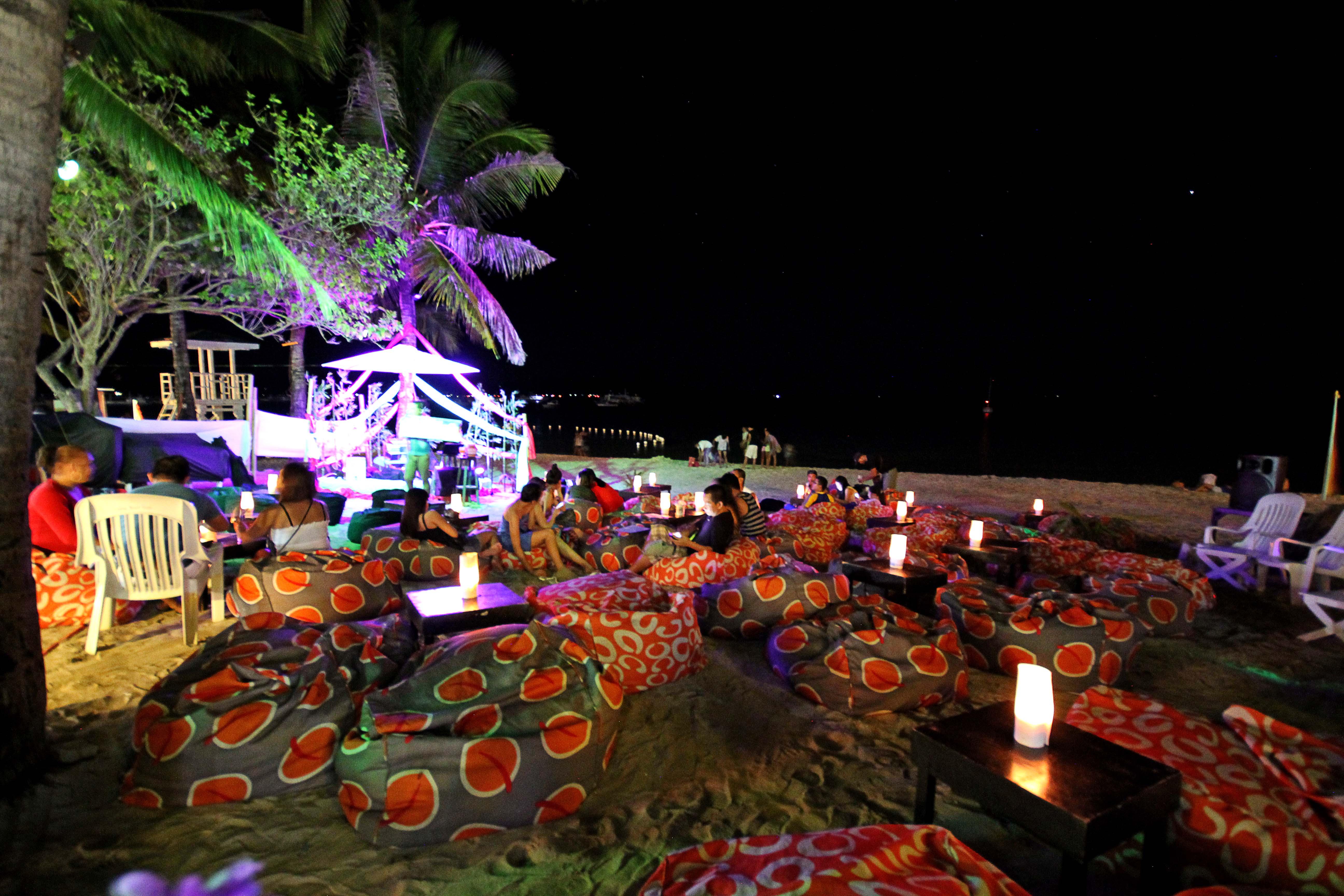 Bamboo Beach Resort & Restaurant Manoc-Manoc Exterior photo