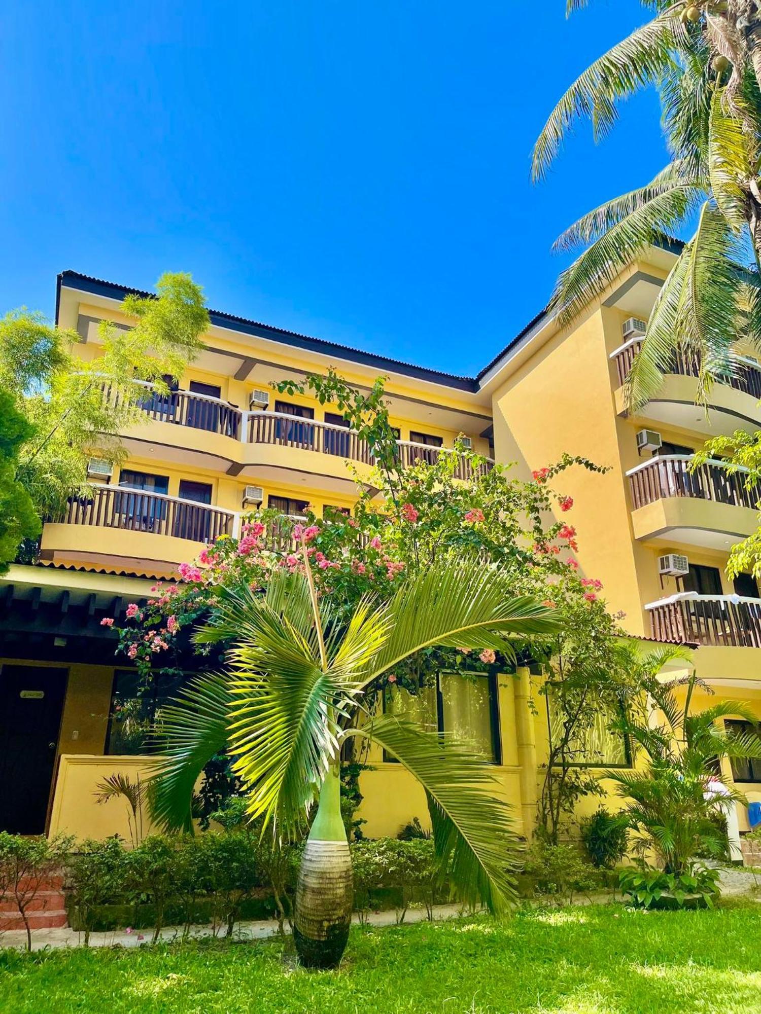 Bamboo Beach Resort & Restaurant Manoc-Manoc Exterior photo