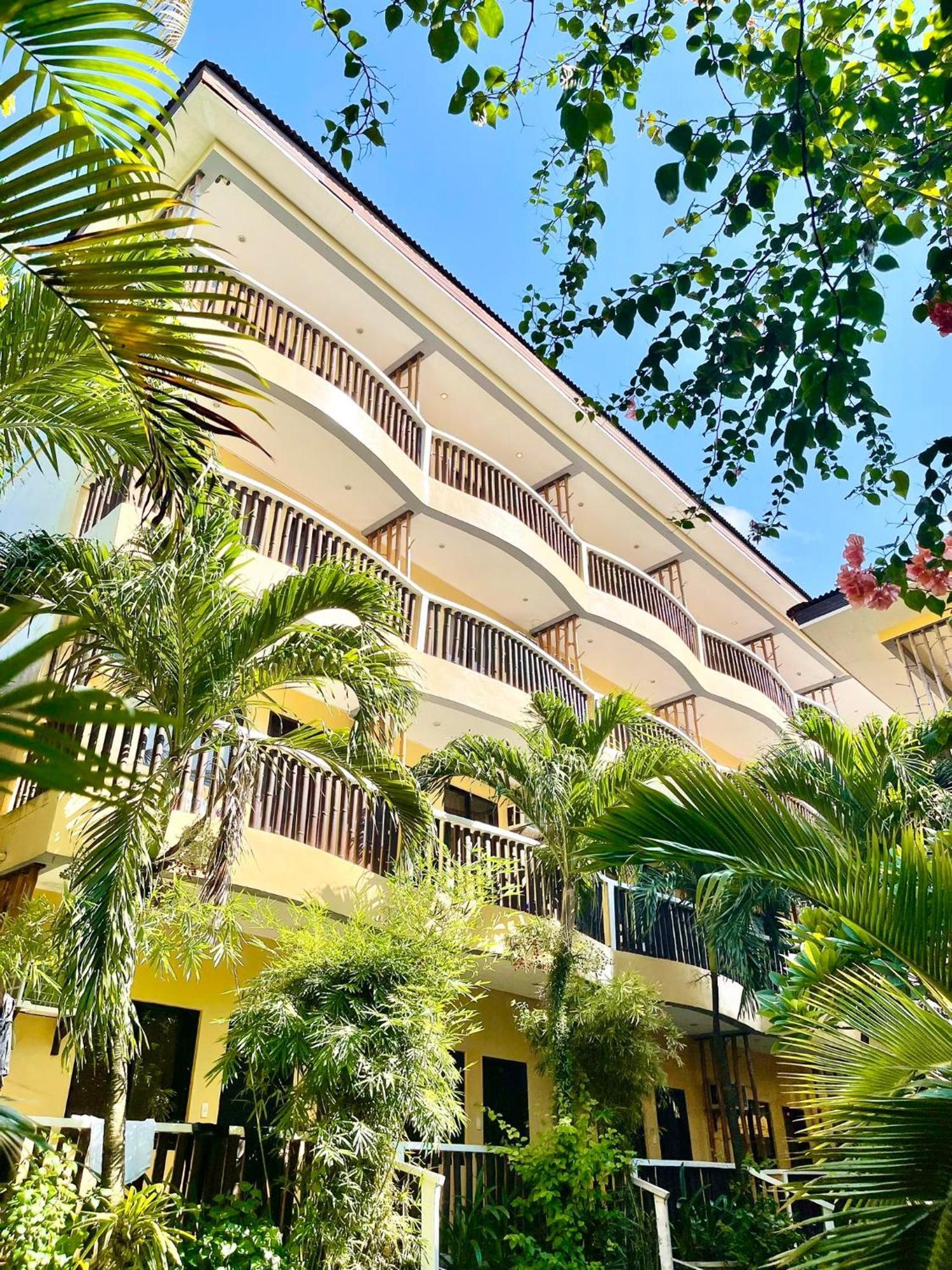 Bamboo Beach Resort & Restaurant Manoc-Manoc Exterior photo