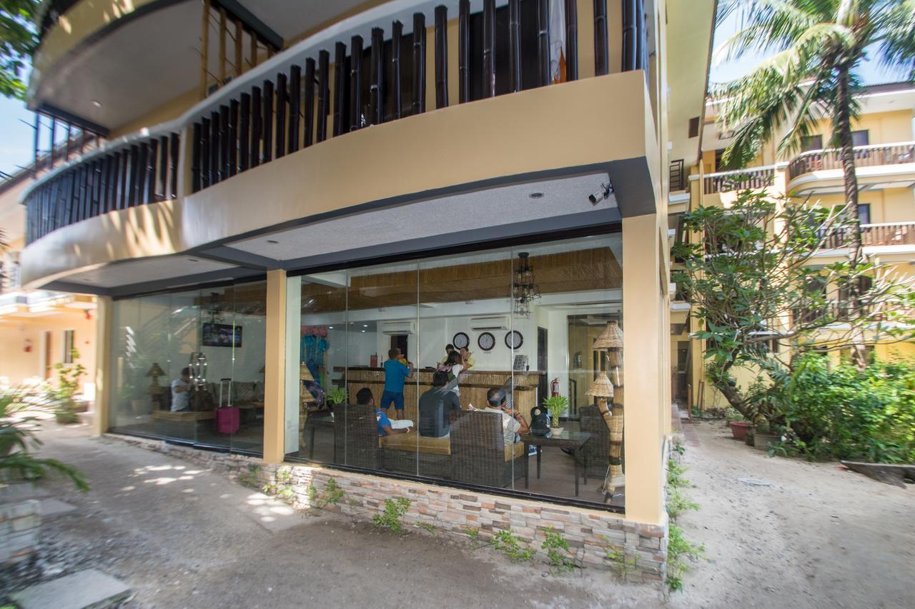 Bamboo Beach Resort & Restaurant Manoc-Manoc Exterior photo