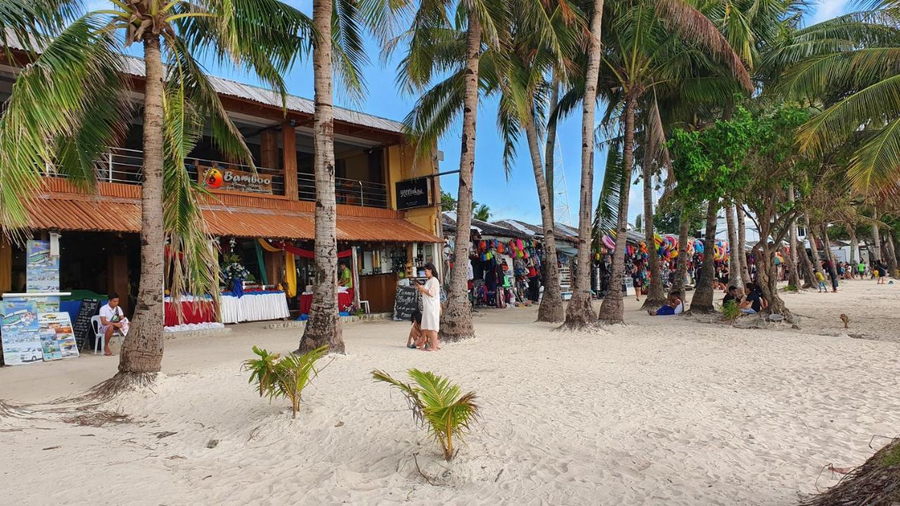 Bamboo Beach Resort & Restaurant Manoc-Manoc Exterior photo